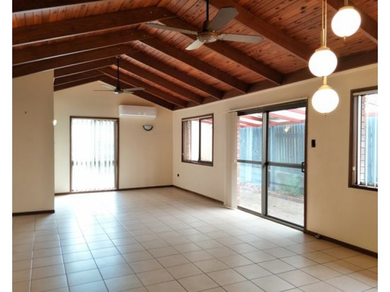 8 Durbar St, Sunnybank Hills QLD 4109