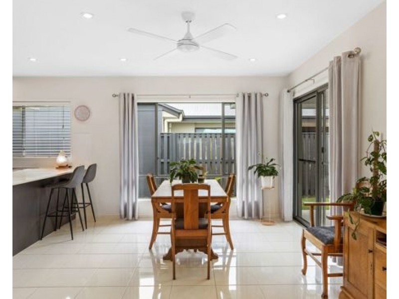 64 CREEKSIDE DRIVE, Springfield Lakes QLD 4300