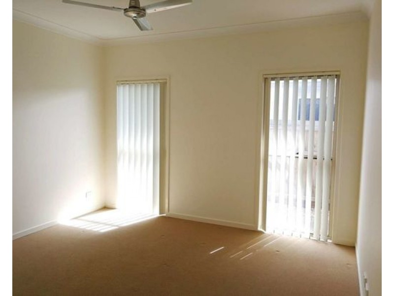 64 CREEKSIDE DRIVE, Springfield Lakes QLD 4300