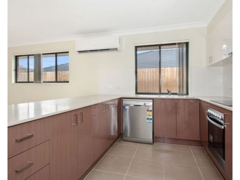 8 COTTRELL DRIVE, Pimpama QLD 4209