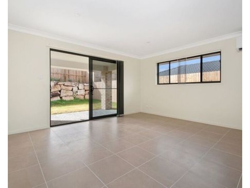 8 COTTRELL DRIVE, Pimpama QLD 4209