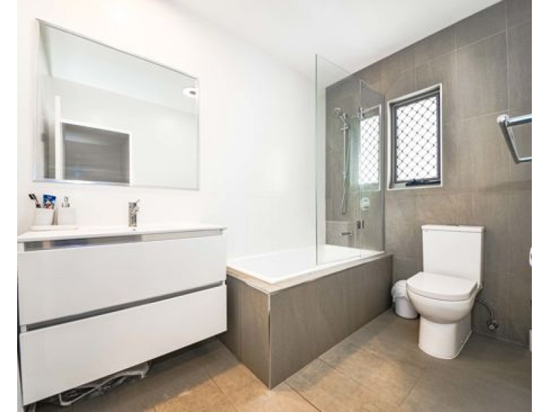 421 Trouts Road, Chermside West QLD 4032