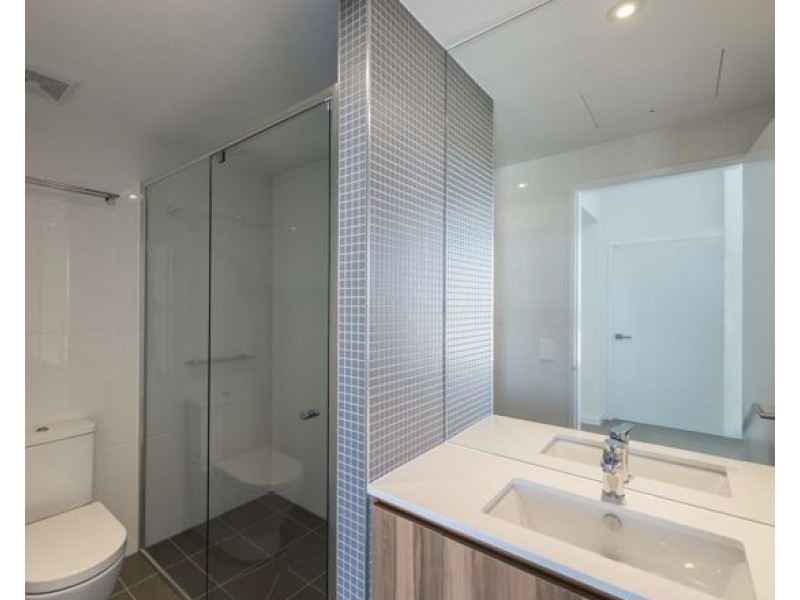 3513/126 Parkside Circuit, Hamilton QLD 4007