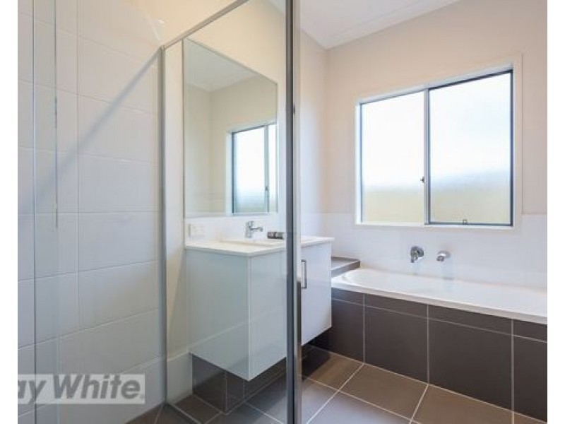 7 ROTHBURY TERRACE, Pimpama QLD 4209