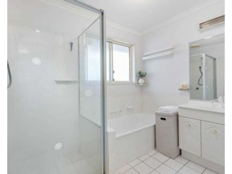34 COOTHARABA DRIVE, Helensvale QLD 4212