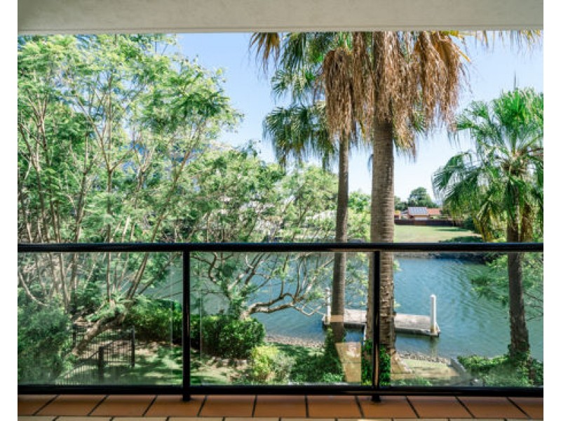 27/24 Slatyer Ave, Bundall QLD 4217