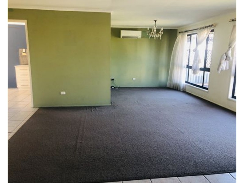 31 CUMMIN STREET, Wishart QLD 4122