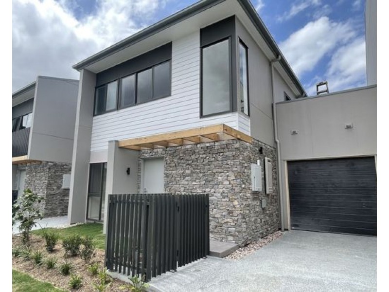 15/191-197 Marina Quays Boulevard in Hope Island, Hope Island QLD 4212