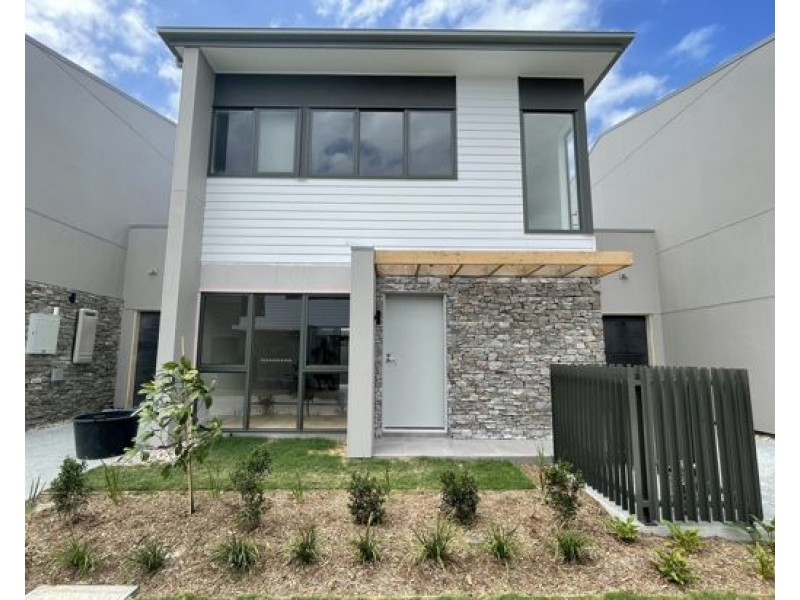 15/191-197 Marina Quays Boulevard in Hope Island, Hope Island QLD 4212