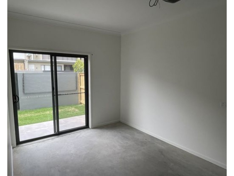 15/191-197 Marina Quays Boulevard in Hope Island, Hope Island QLD 4212