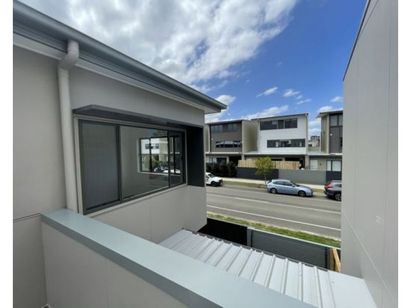 15/191-197 Marina Quays Boulevard in Hope Island, Hope Island QLD 4212