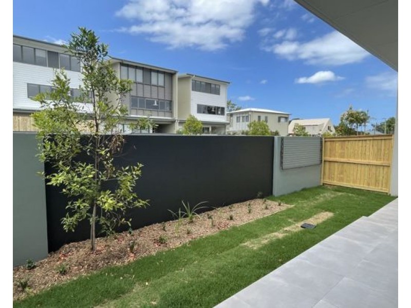 15/191-197 Marina Quays Boulevard in Hope Island, Hope Island QLD 4212