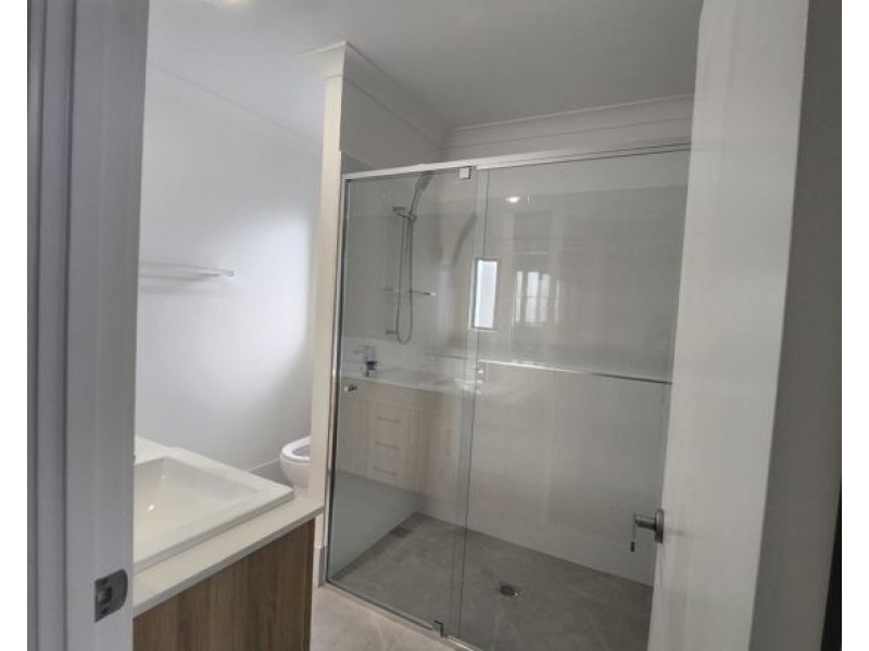 31 SAMFORD DRIVE,, Holmview QLD 4207