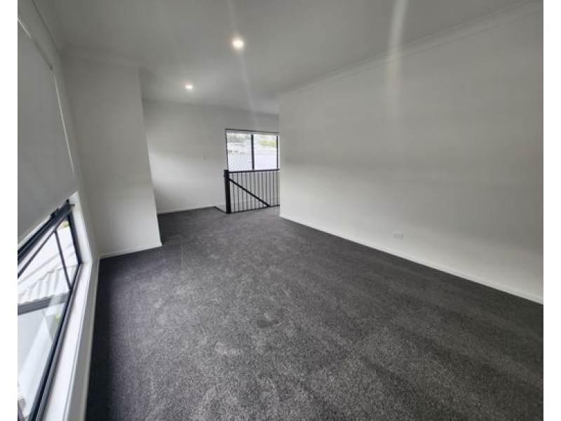 31 SAMFORD DRIVE,, Holmview QLD 4207