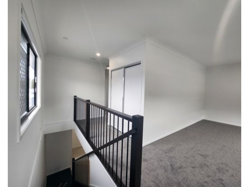31 SAMFORD DRIVE,, Holmview QLD 4207