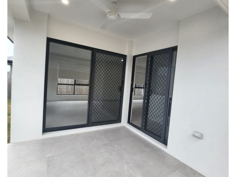 31 SAMFORD DRIVE,, Holmview QLD 4207