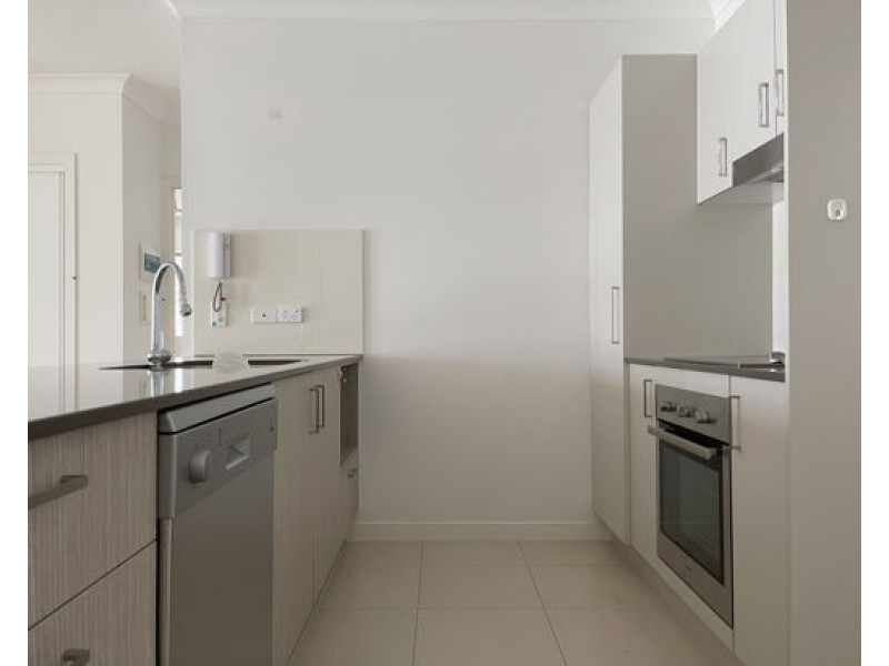 1012/8 Win St, Eight Mile Plains QLD 4113