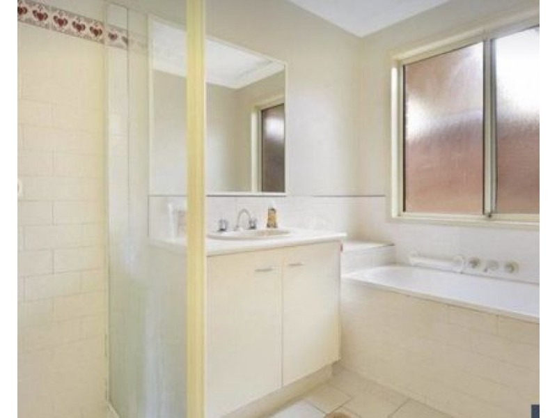 1/96 GREENACRE DR, Parkwood QLD 4214