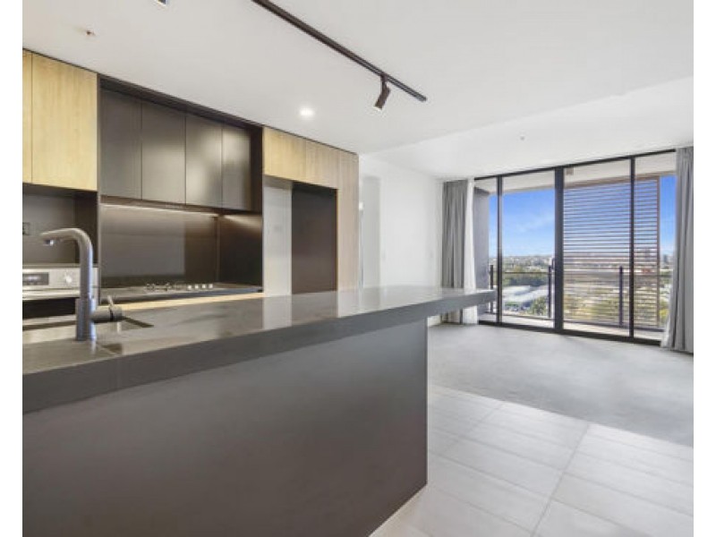 710/19 Deshon Street, Woolloongabba QLD 4102