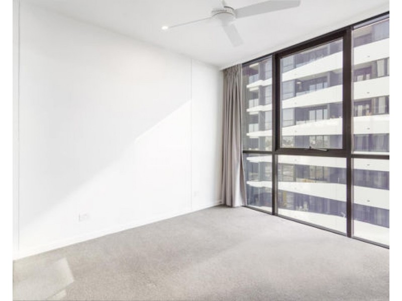 710/19 Deshon Street, Woolloongabba QLD 4102