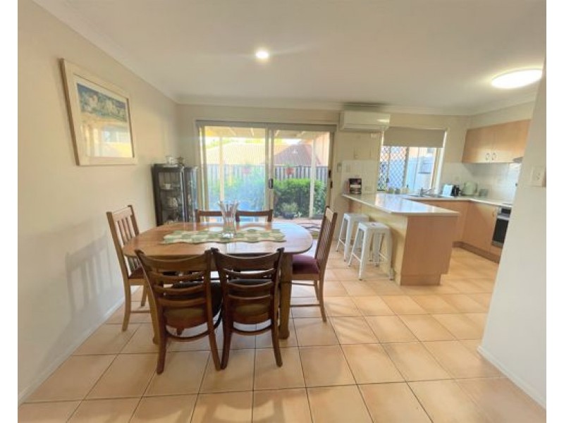 62 COORA ST, Wishart QLD 4122
