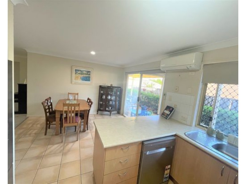 62 COORA ST, Wishart QLD 4122