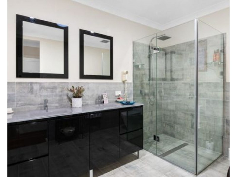 44 Gillan Street, Norman Park QLD 4170