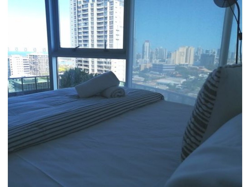 9 Lawson st, Southport QLD 4215