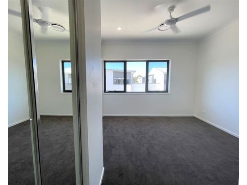 54/191-197 Marina Quays Boulevard, Hope Island QLD 4212