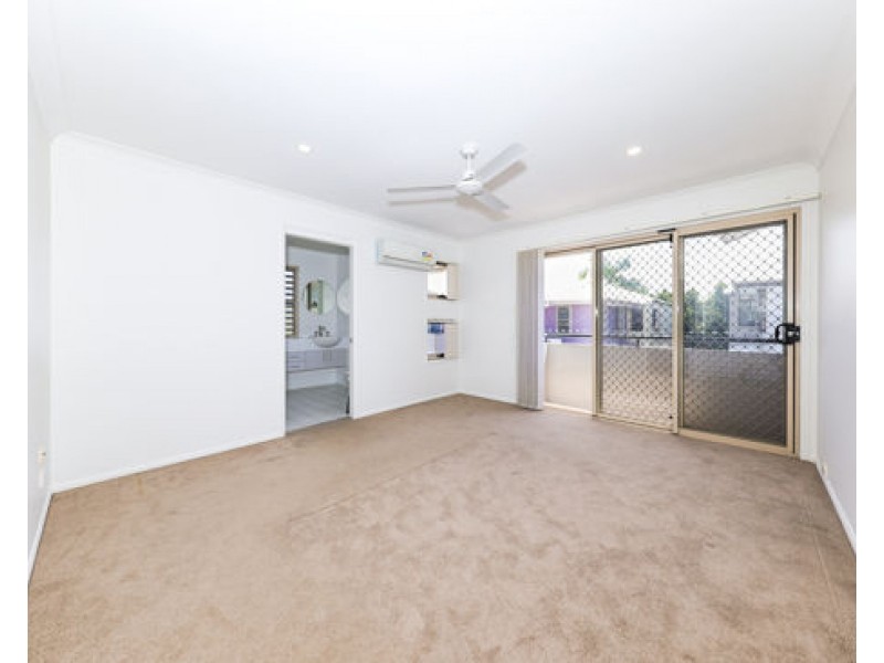 4 32-34 Margaret St, Southport QLD 4215