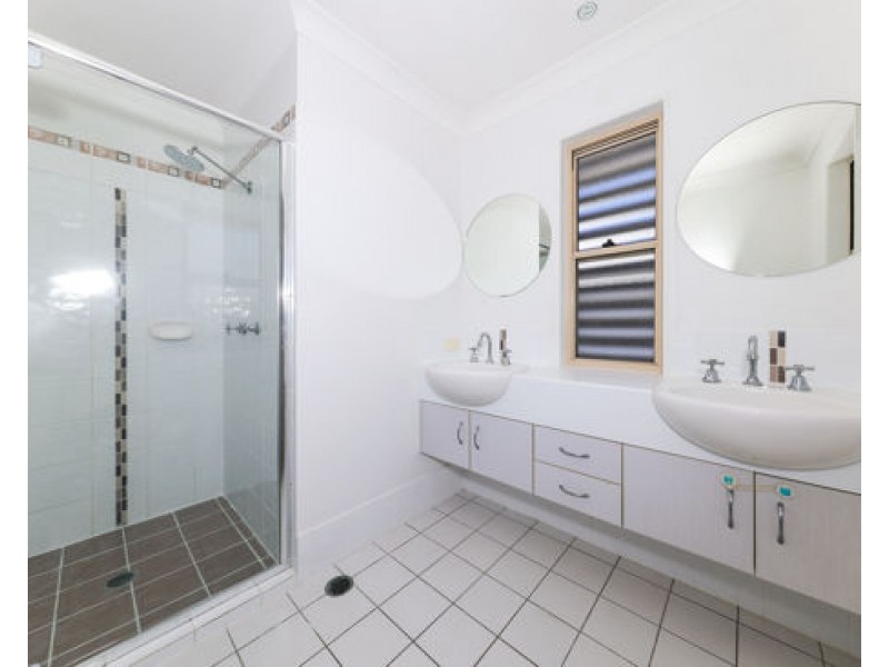 4 32-34 Margaret St, Southport QLD 4215