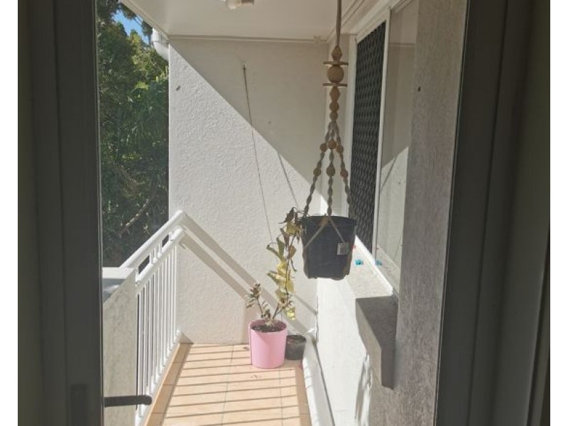 16 Sykes Court, Southport QLD 4215