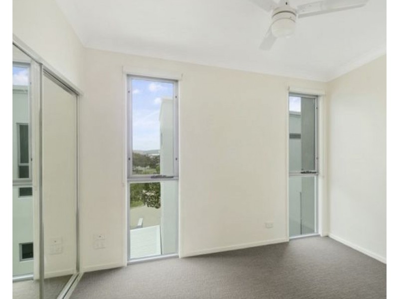 45/5074 Emerald Island Drive, Carrara QLD 4211