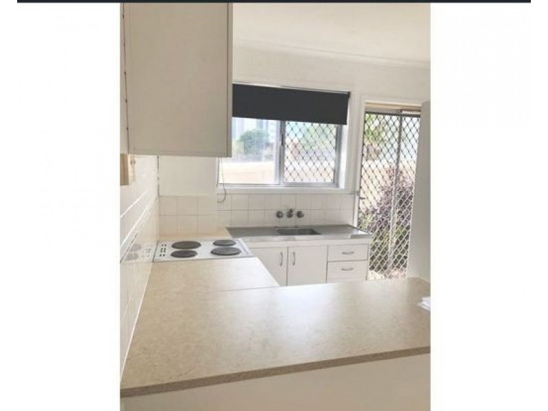 1/20 Philip Avenue, Broadbeach QLD 4218