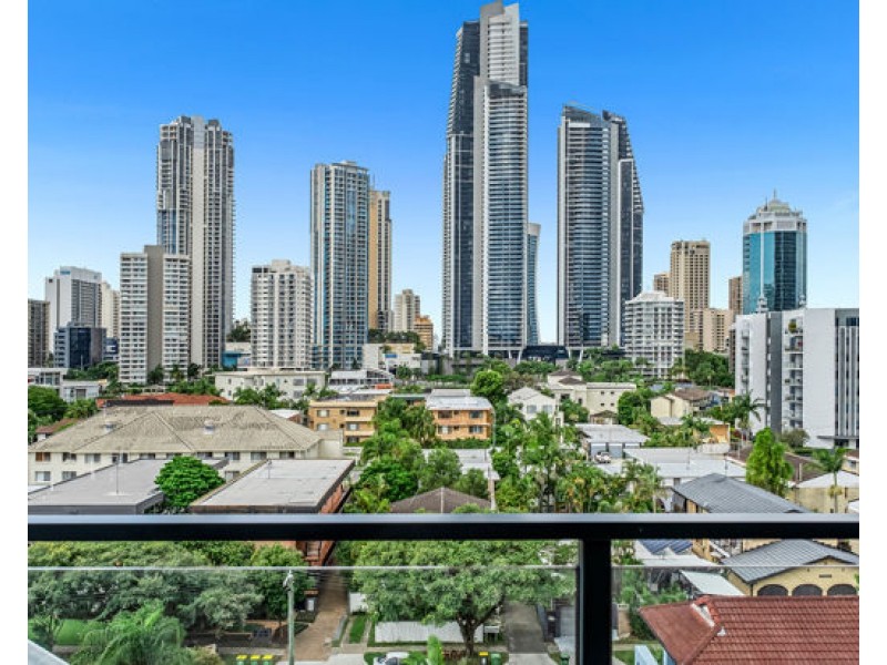 706/266 Stanhill Drive, Chevron Island QLD 4217