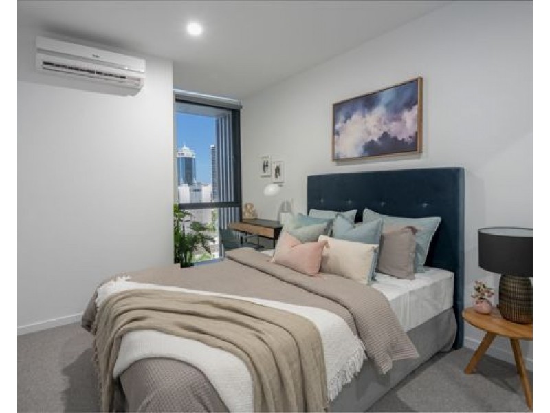 706/266 Stanhill Drive, Chevron Island QLD 4217