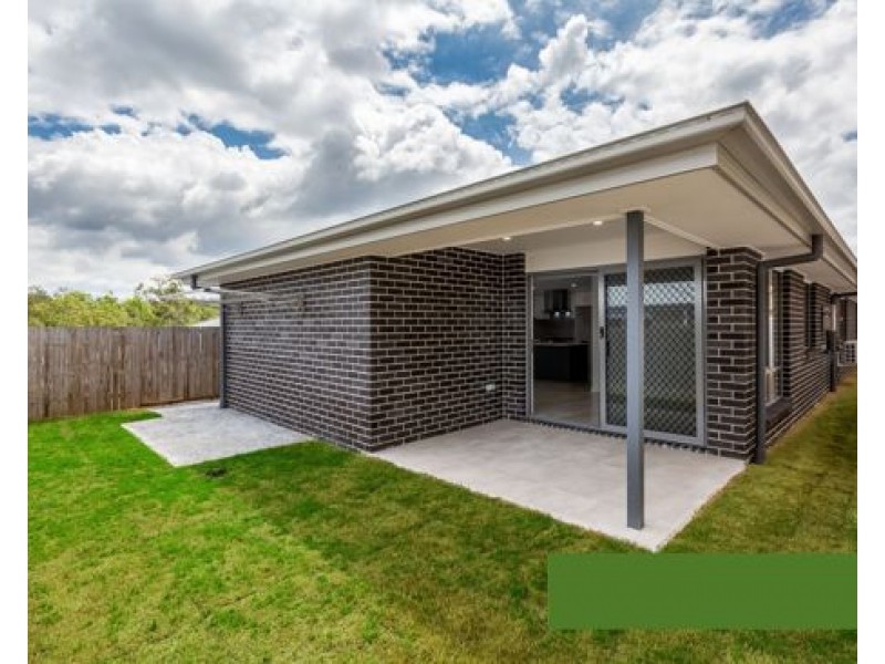 7 Midnight Cres, Spring Mountain QLD 4124