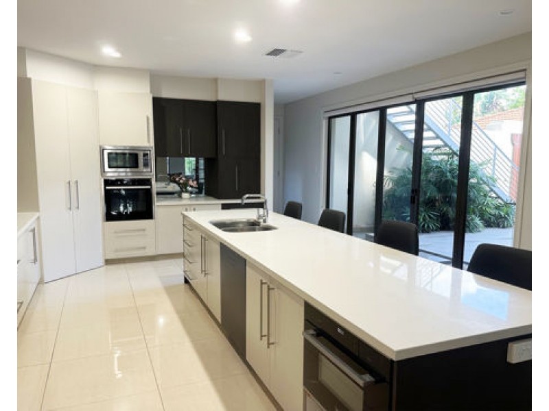 3103 Riverleigh Drive, Hope Island QLD 4212