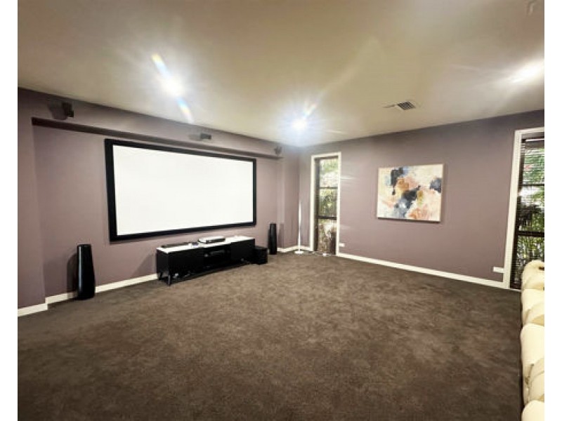 3103 Riverleigh Drive, Hope Island QLD 4212