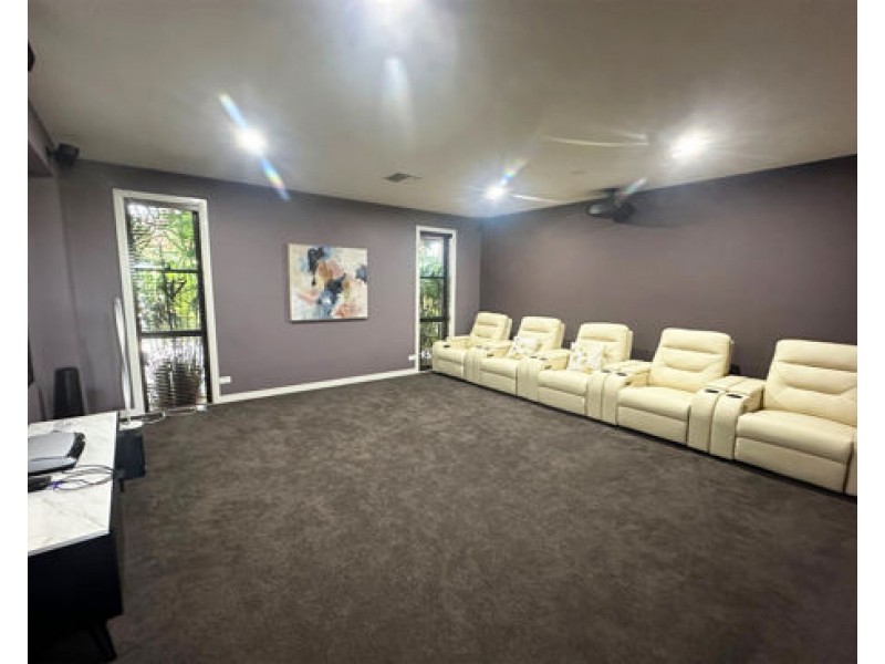 3103 Riverleigh Drive, Hope Island QLD 4212