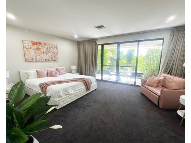 3103 Riverleigh Drive, Hope Island QLD 4212