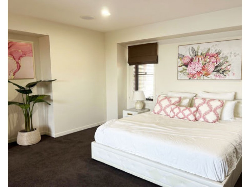 3103 Riverleigh Drive, Hope Island QLD 4212