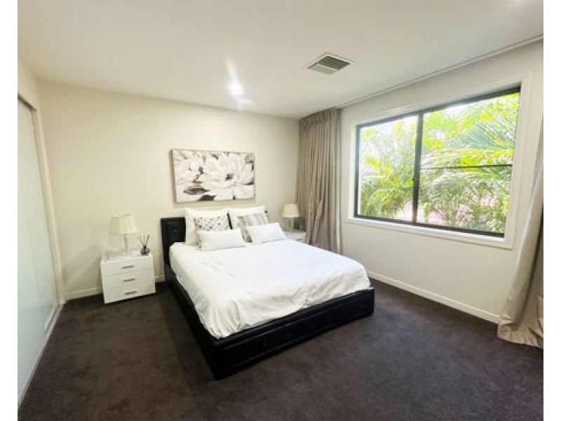 3103 Riverleigh Drive, Hope Island QLD 4212