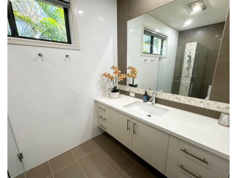 3103 Riverleigh Drive, Hope Island QLD 4212