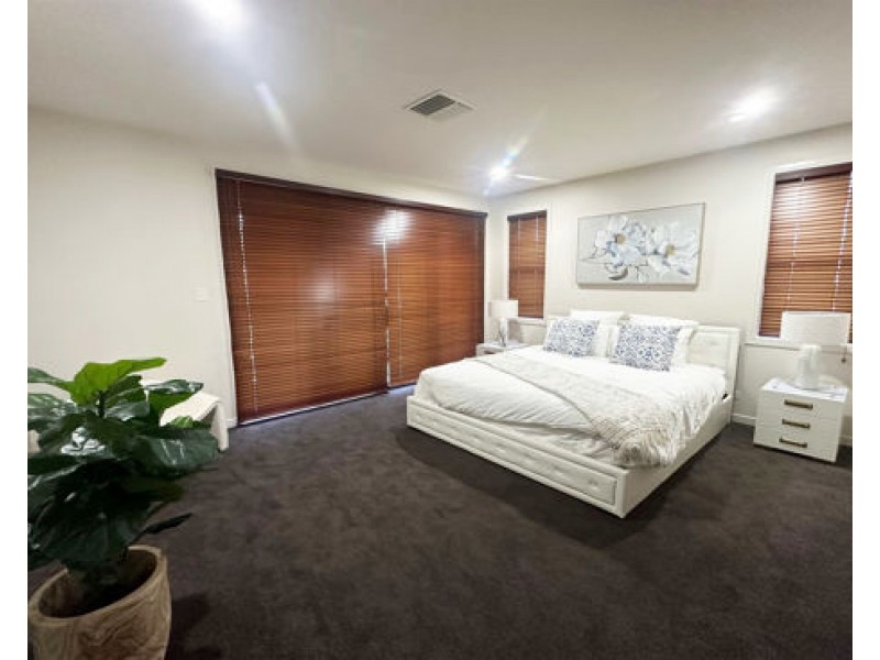 3103 Riverleigh Drive, Hope Island QLD 4212