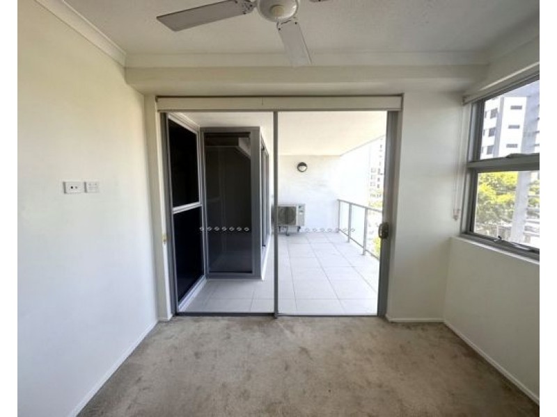 206/8 Norman Street, Southport QLD 4215