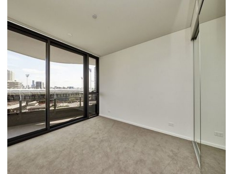 802/62 Logan Road, Woolloongabba QLD 4102