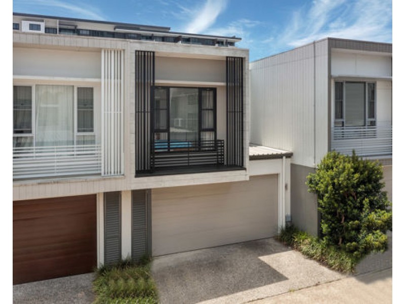 20 Fairlight Avenue, Robina QLD 4226