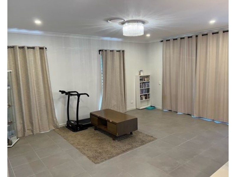 29 Samford Drive, Holmview QLD 4207