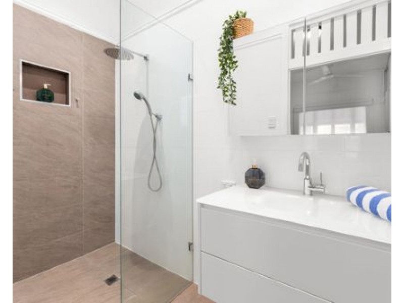 41 Gillan Street, Norman Park QLD 4170